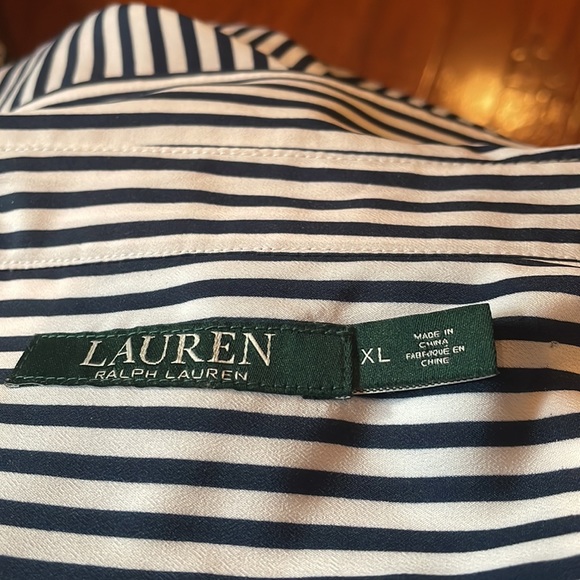 Ralph Lauren top blue/white strip XL perfect with jeans or white dress pant - Picture 6 of 6